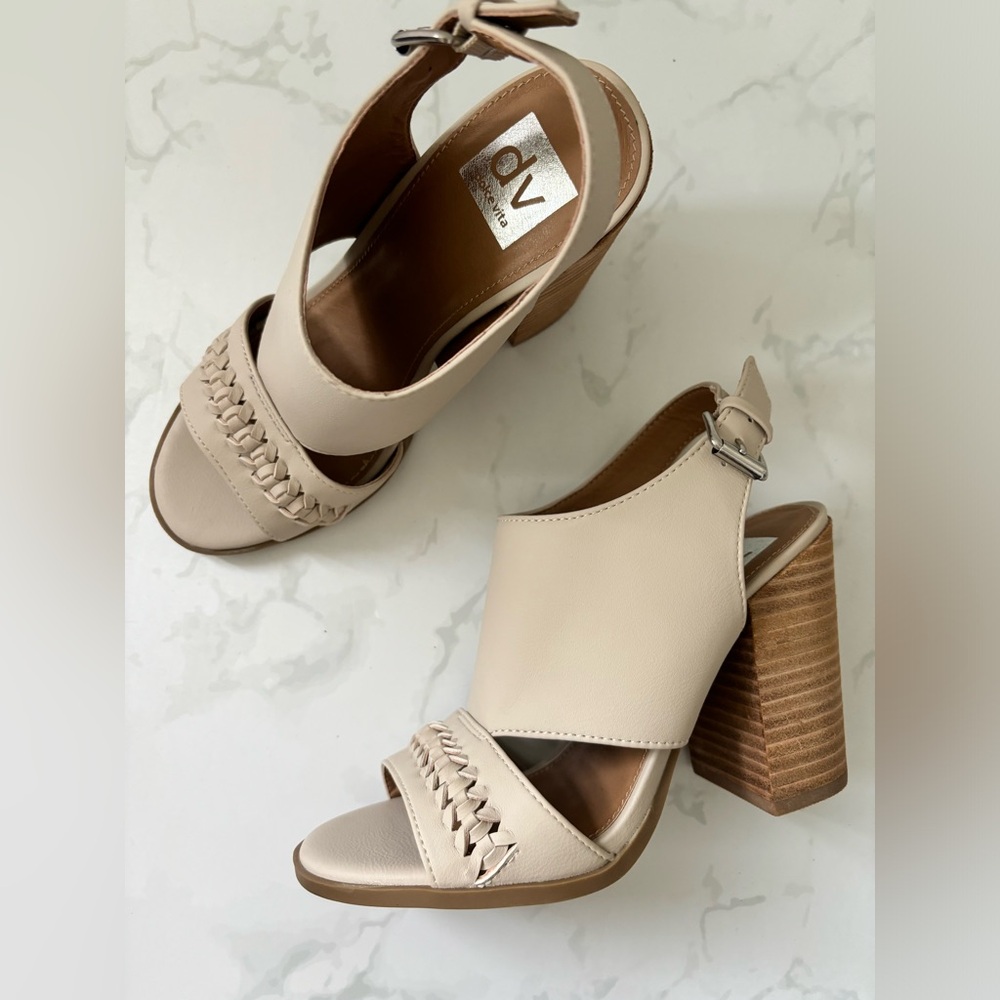 DV Dolce Vita NWOB Bingo Cream Leather Braided Buckle Block Heels Size 7.5